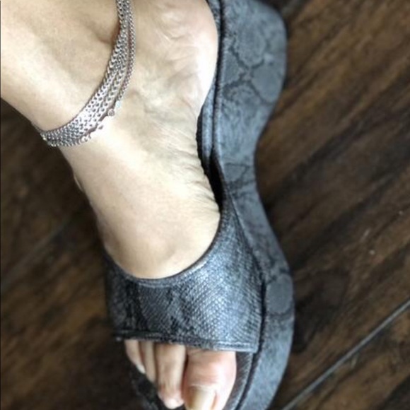 Free shipping,Urban outfitters platform sandals - Picture 5 of 5